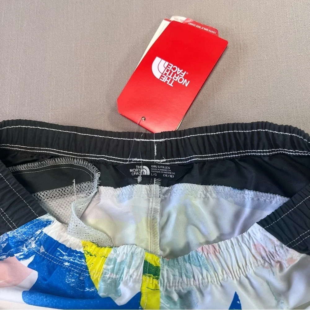 The North Face Girls Youth Swim Shorts Abstract Print NWT Size L